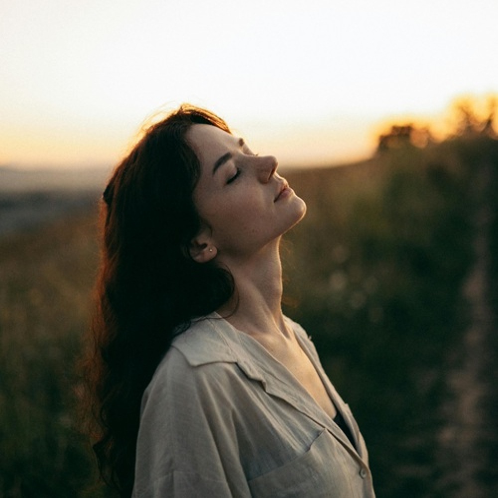 How to Return to Presence: A Gentle Practice for Calm and Clarity