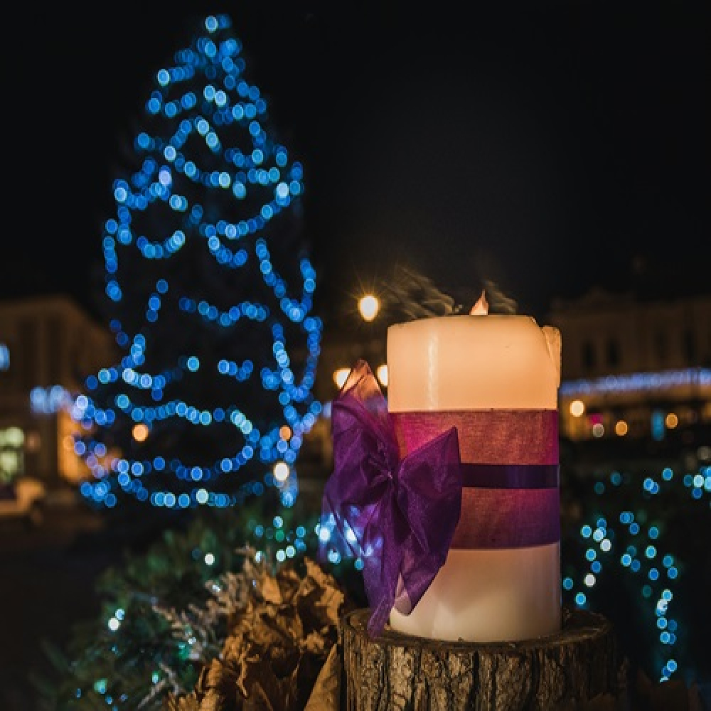 Christmas According to Women: A Survival Perspective